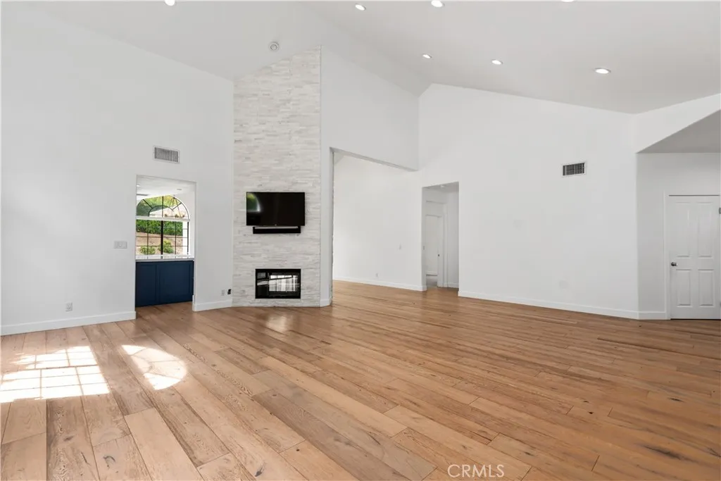 729 Maywood Court, Westlake Village, California 91362 — photo 5