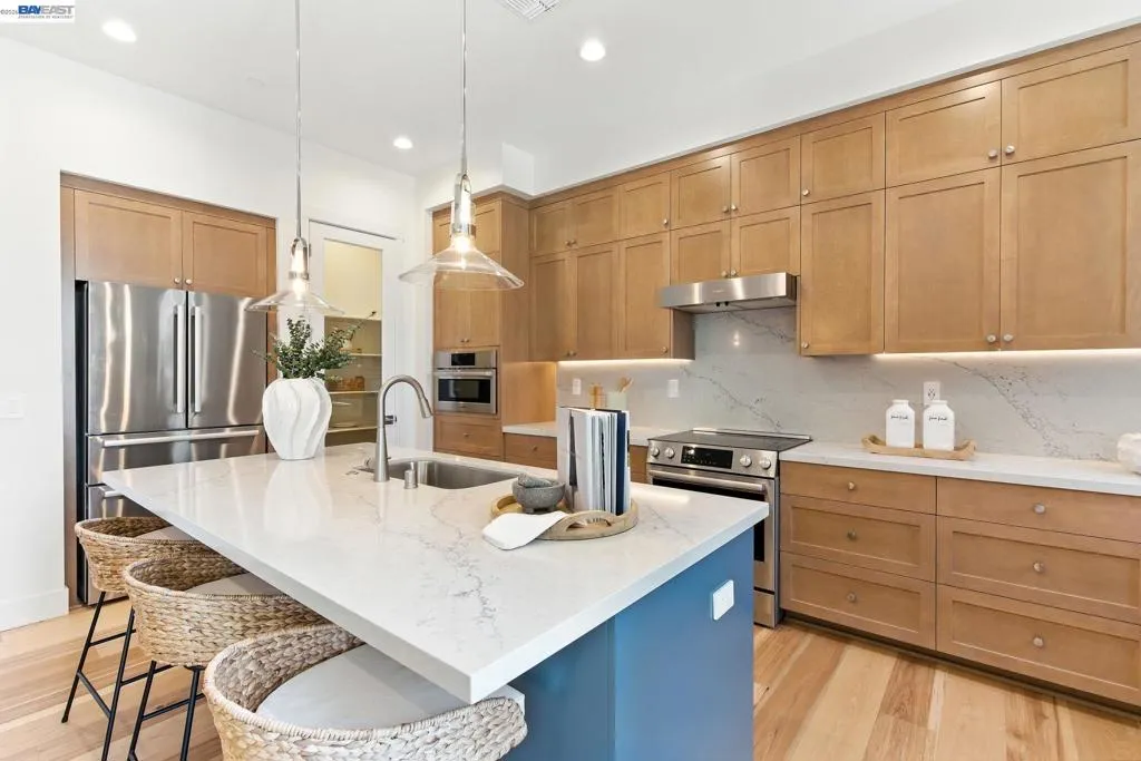 2005 Grand St