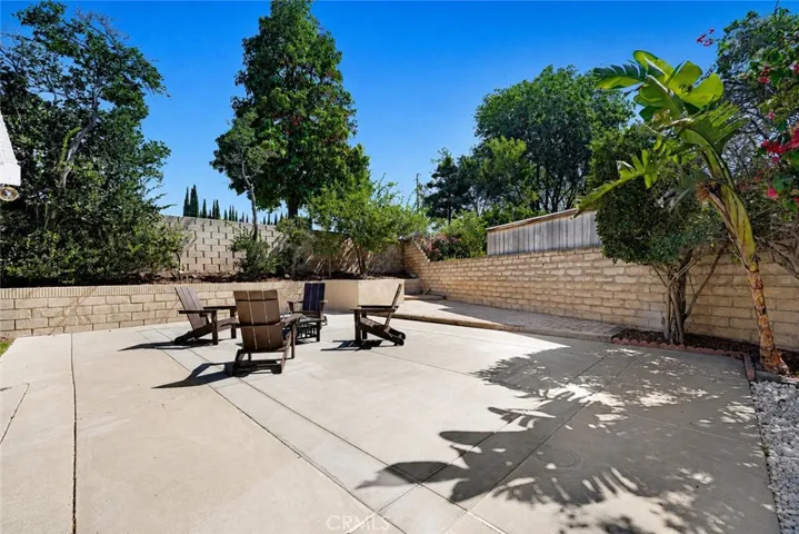Second seating area with firepit