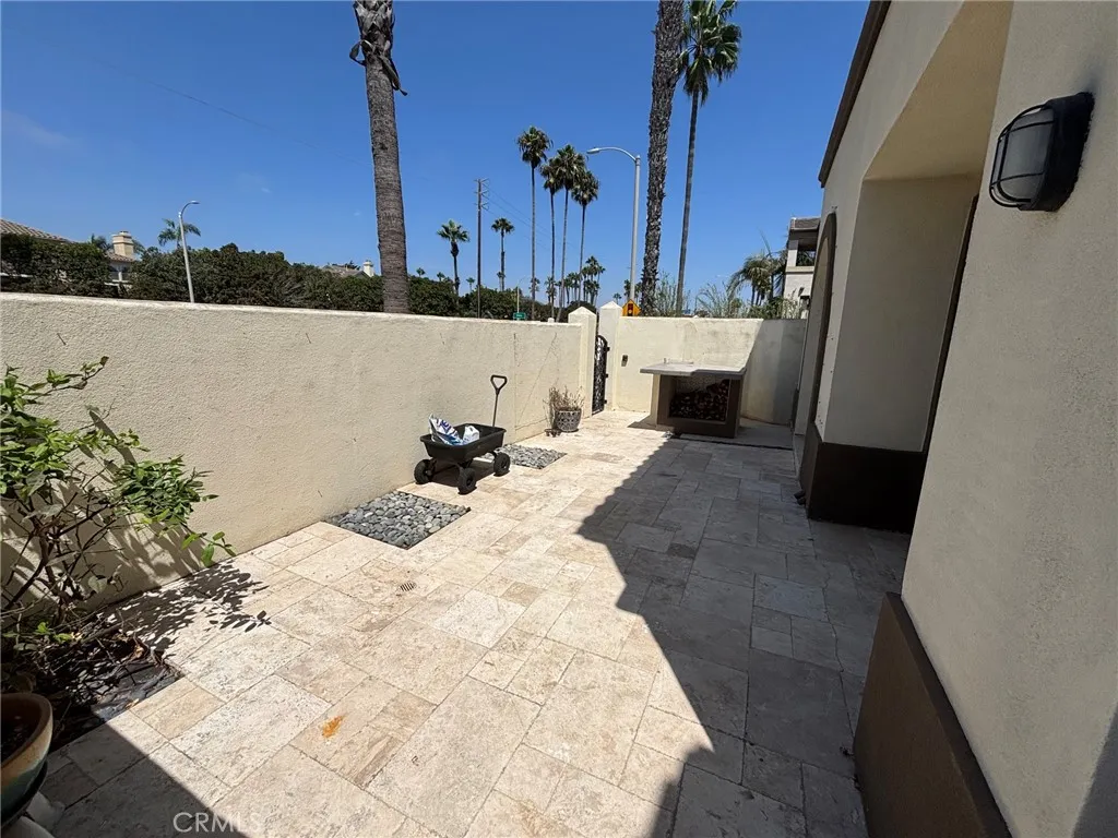518 Goldenwest, Huntington Beach, California 92648 — photo 4