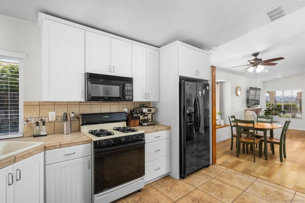 2027 Pointer Glen, Escondido, California 92029 — photo 5