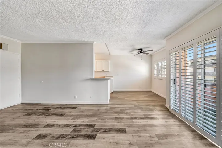 5349 Newcastle 56, Encino, California 91316 — photo 5