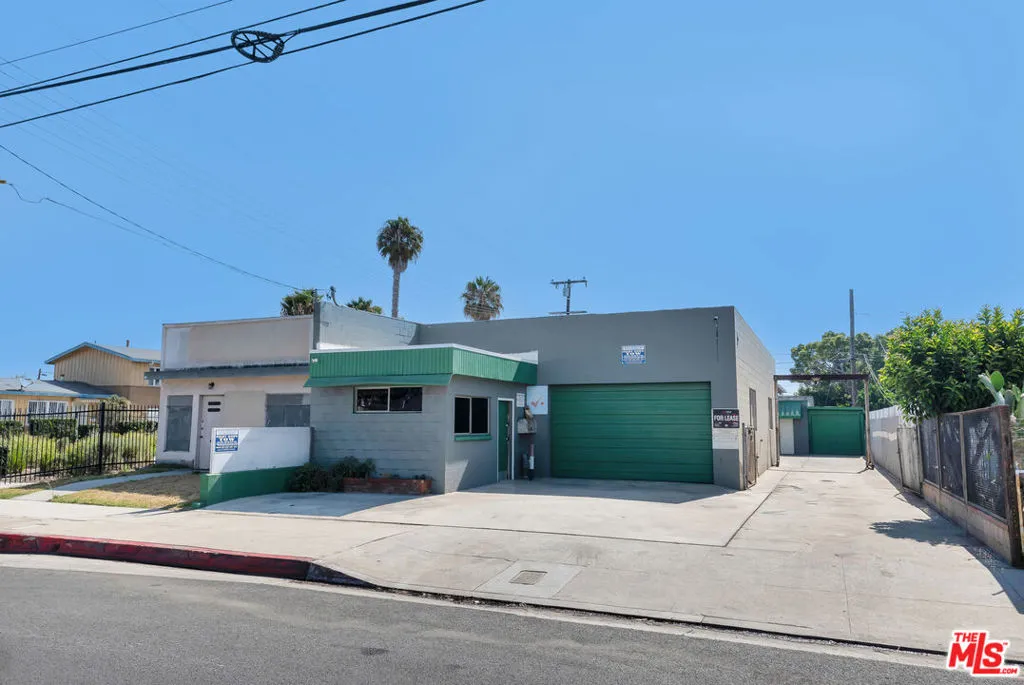 11606 Inglewood Ave