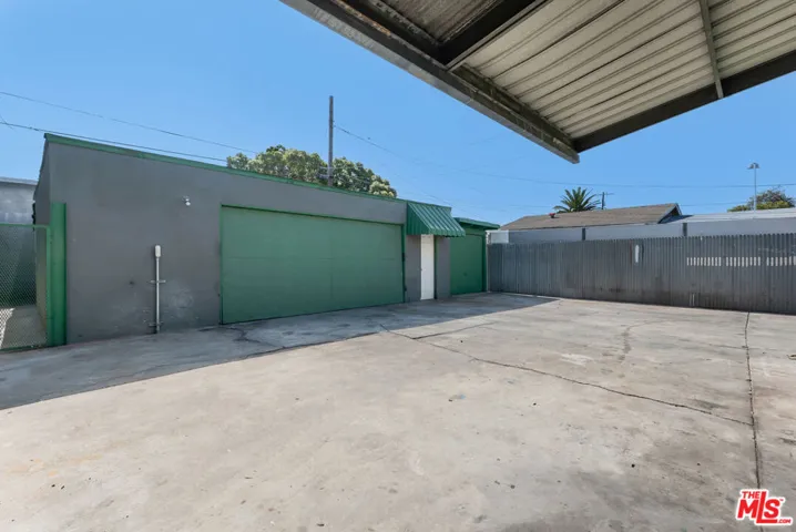 11606 Inglewood Avenue, Hawthorne, California 90250 — photo 4