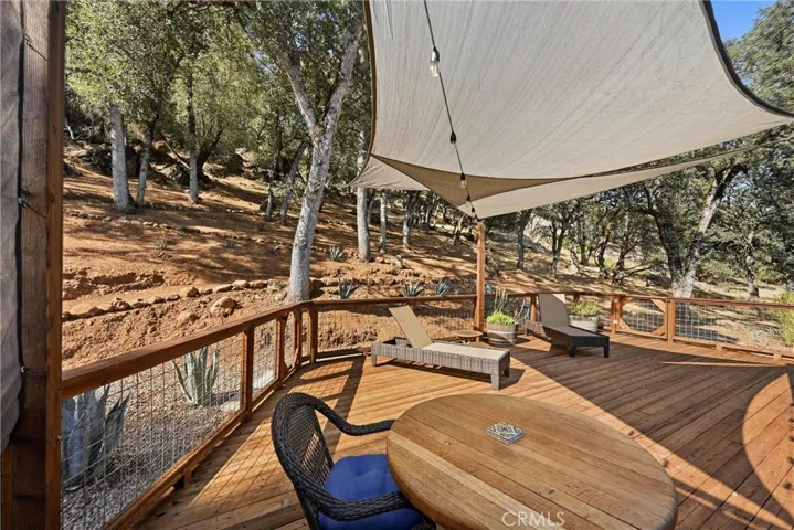 Beautiful oversized deck