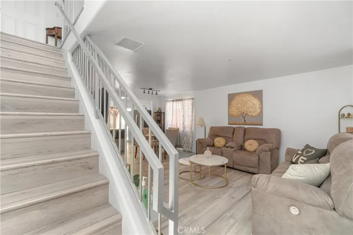 12120 Terra Bella, Pacoima, California 91331 — photo 5