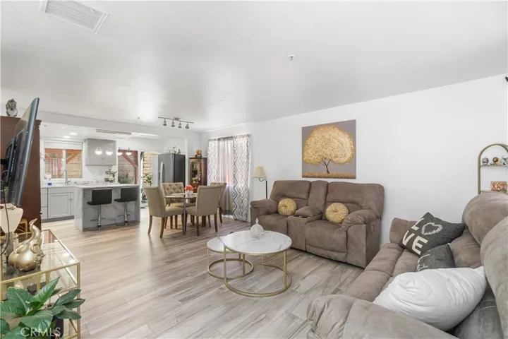 12120 Terra Bella, Pacoima, California 91331 — photo 4