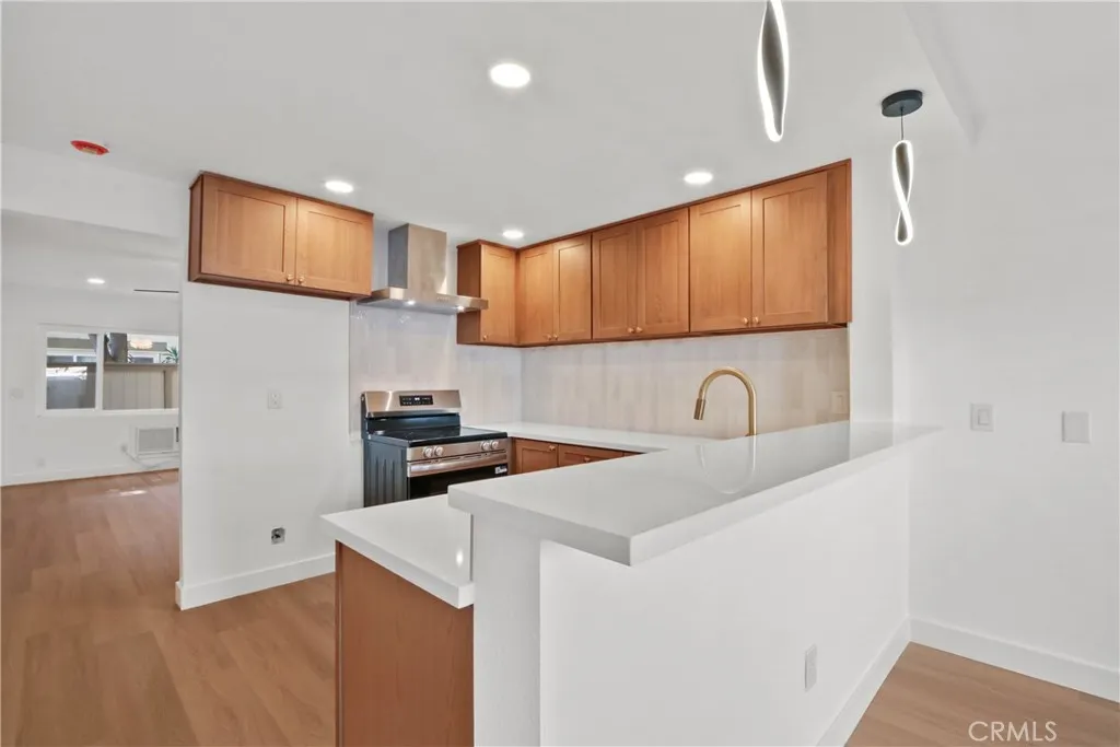 655 W 6th A