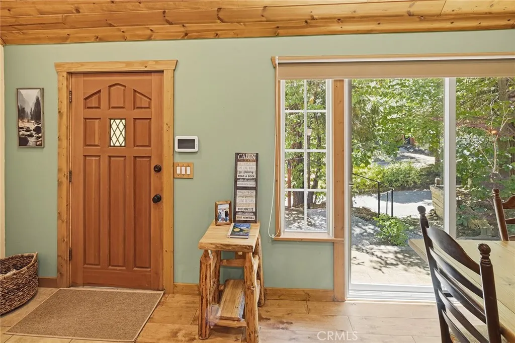 118 E Lane, Lake Arrowhead, California 92352 — photo 5
