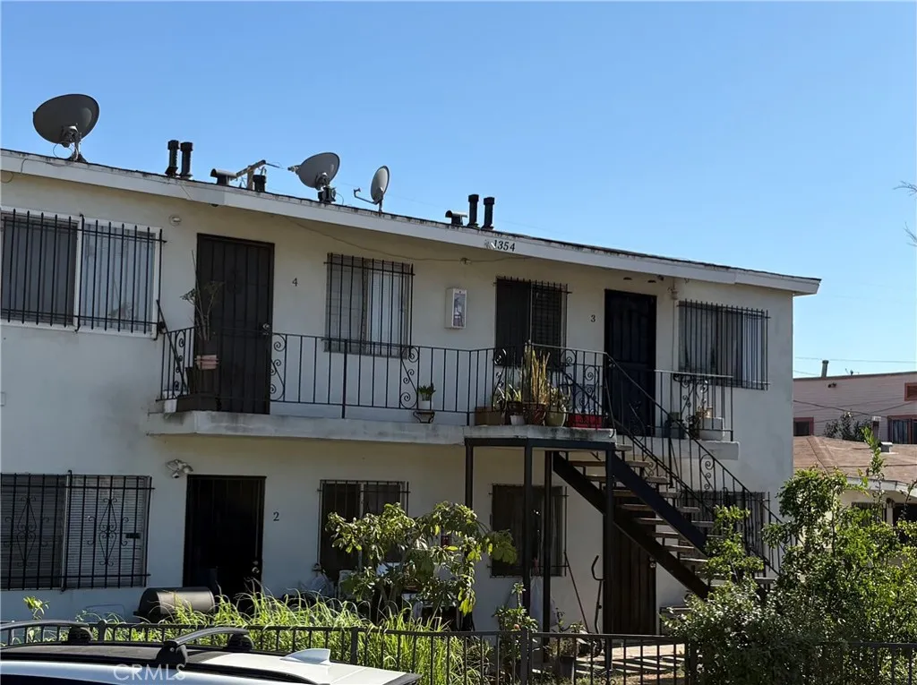 1354 E Wesley