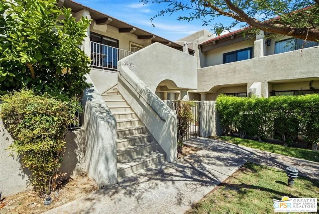 1150 E Amado Rd