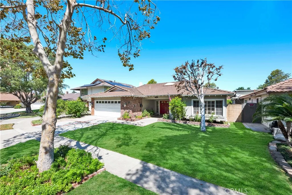 YOUR OC DREAM HOME AWAITS!