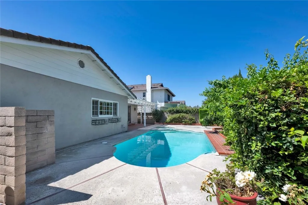 SUCH A COOL BACKYARD!