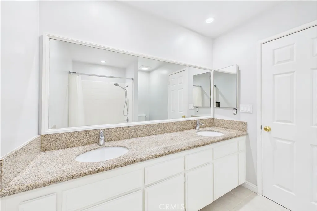 lots of room and double sinks