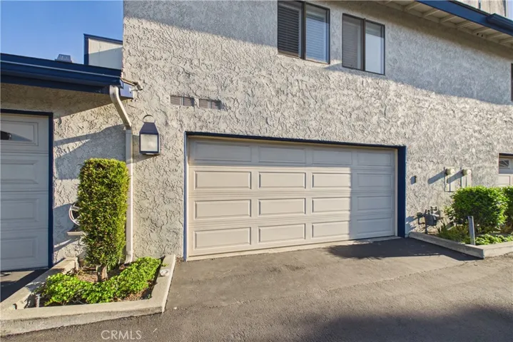 Your 2 car garage w direct access to home