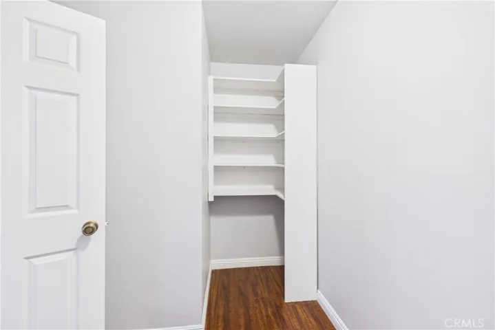  with built in shelves