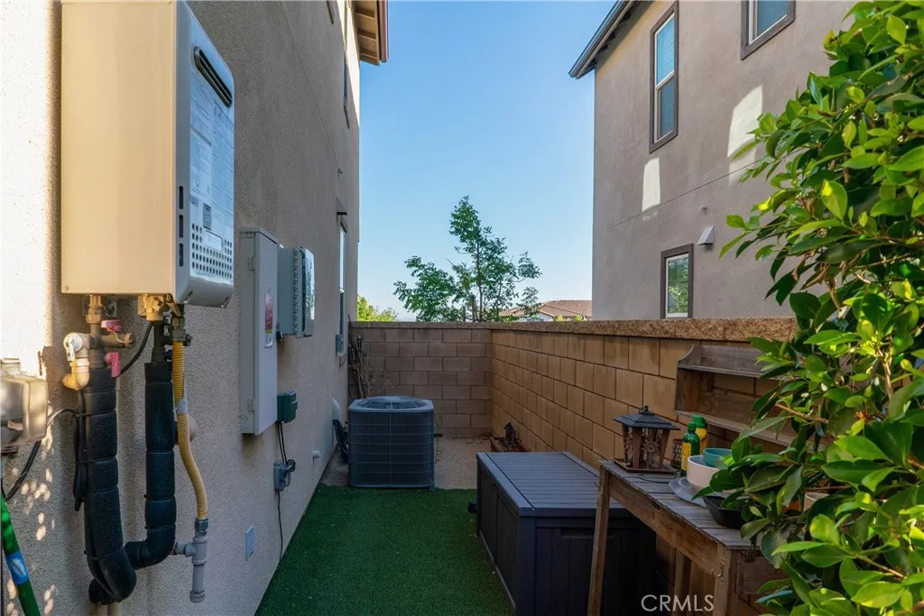 16014 Parkhouse 2, Fontana, California 92336 — photo 4