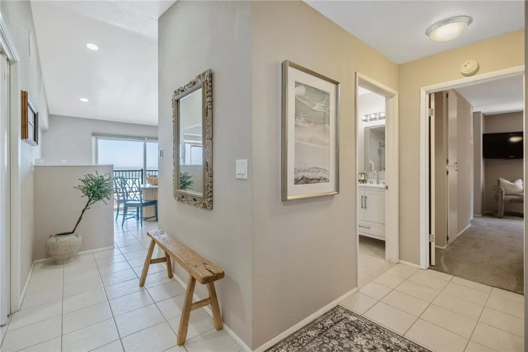 Front entryway hall