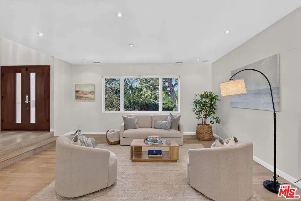 4262 Levitt Lane, Sherman Oaks, California 91403 — photo 4