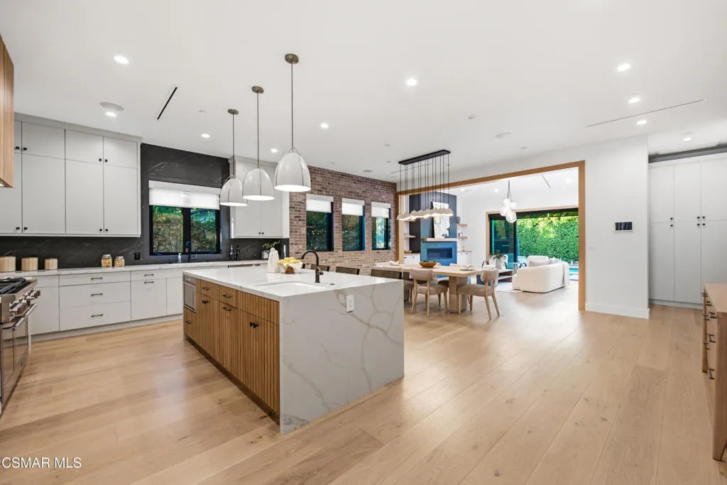 5444 Murietta Avenue, Sherman Oaks, California 91401 — photo 4
