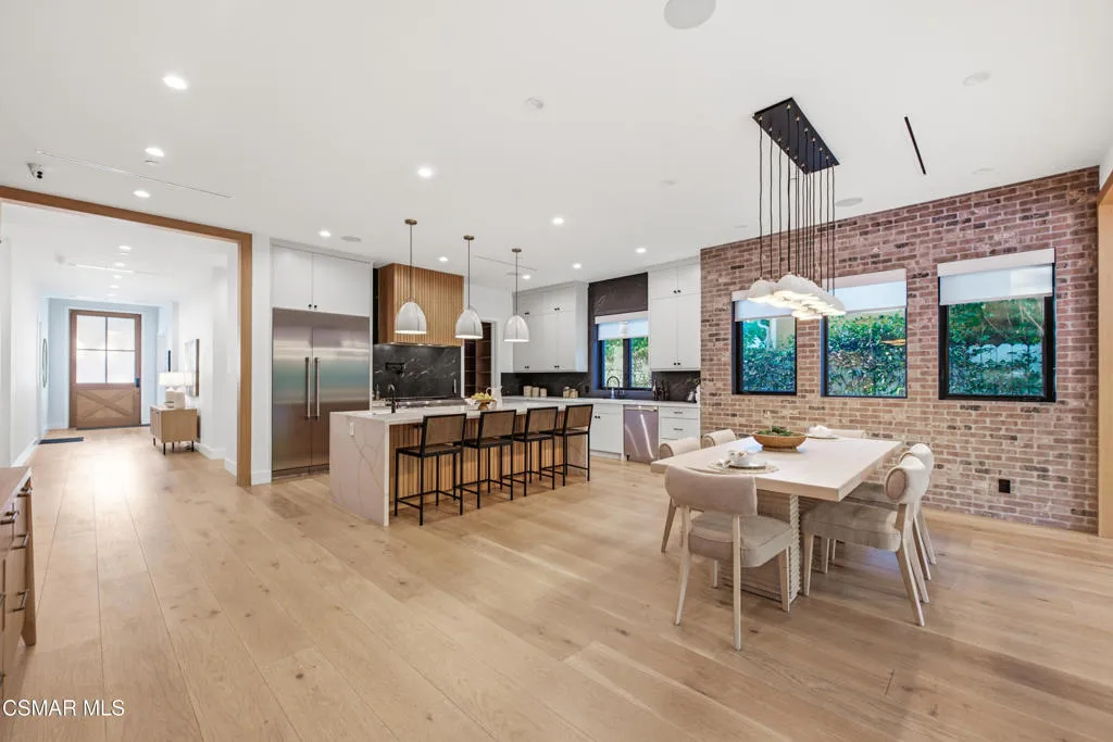 5444 Murietta Avenue, Sherman Oaks, California 91401 — photo 5