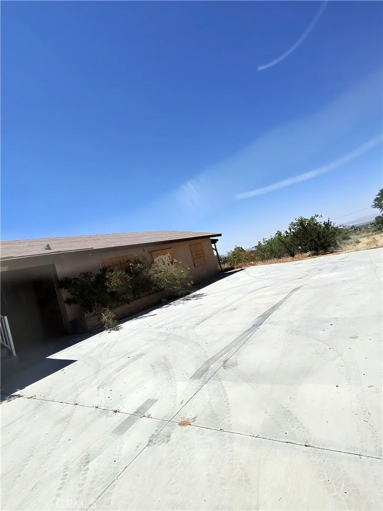 9640 Malpaso, Phelan, California 92371 — photo 5