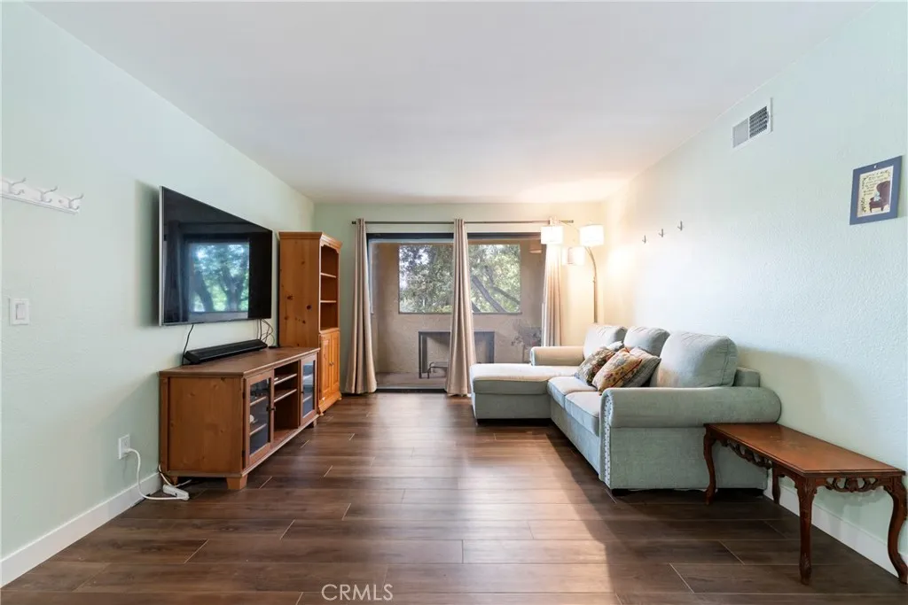 1114 W Blaine 204, Riverside, California 92507 — photo 4