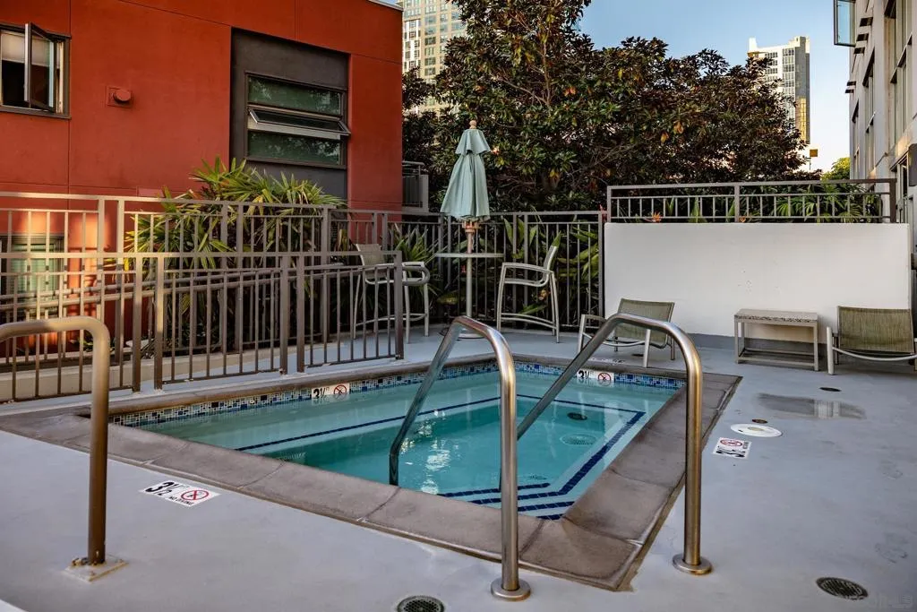 Swimming Pool/Hot Tub/Sauna