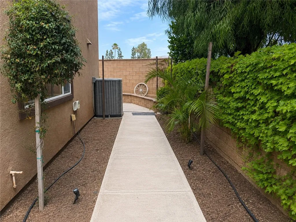 Yard Walkway