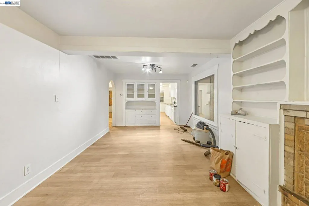 5826 Avenal, Oakland, California 94605 — photo 4
