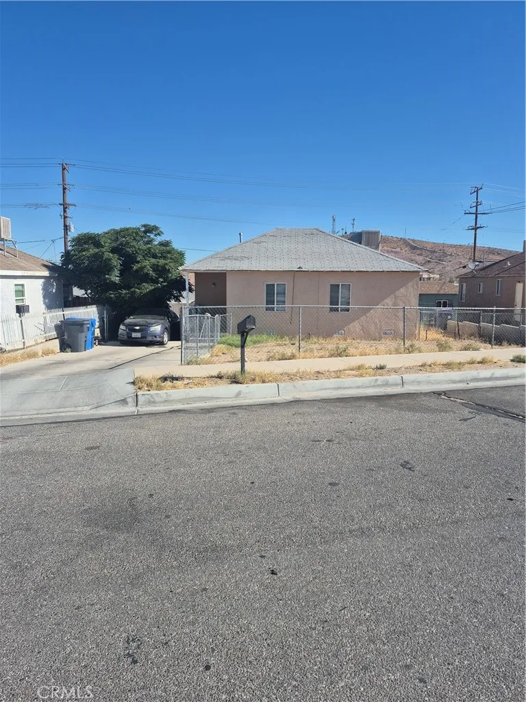 711 W Buena Vista