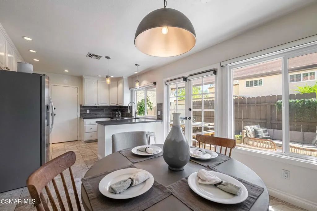 4049LibertyCanyonRd 18