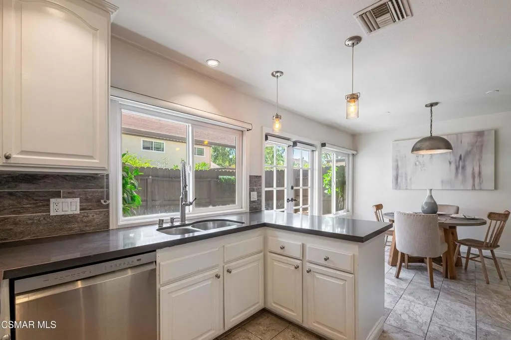 4049LibertyCanyonRd 14