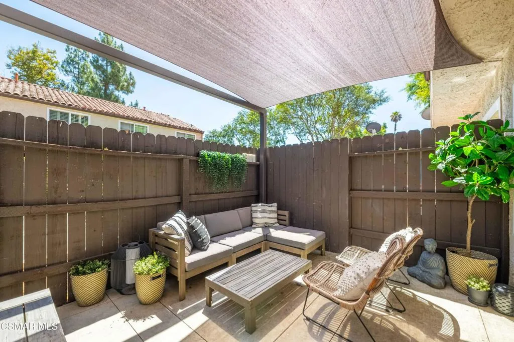 4049LibertyCanyonRd 21