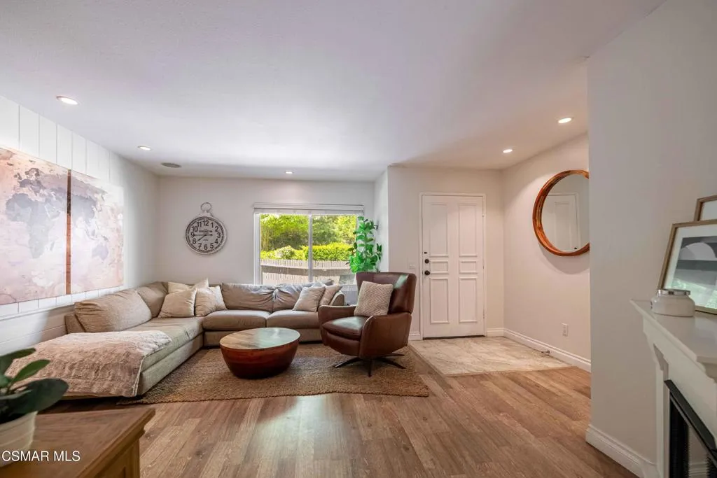 4049LibertyCanyonRd 8