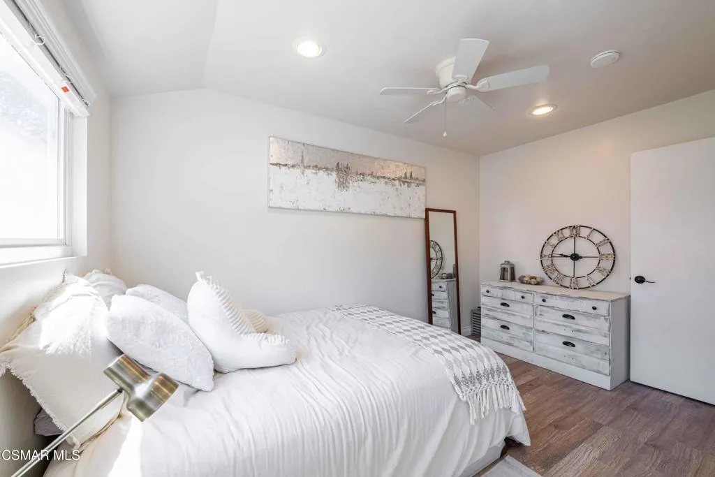 4049LibertyCanyonRd 34