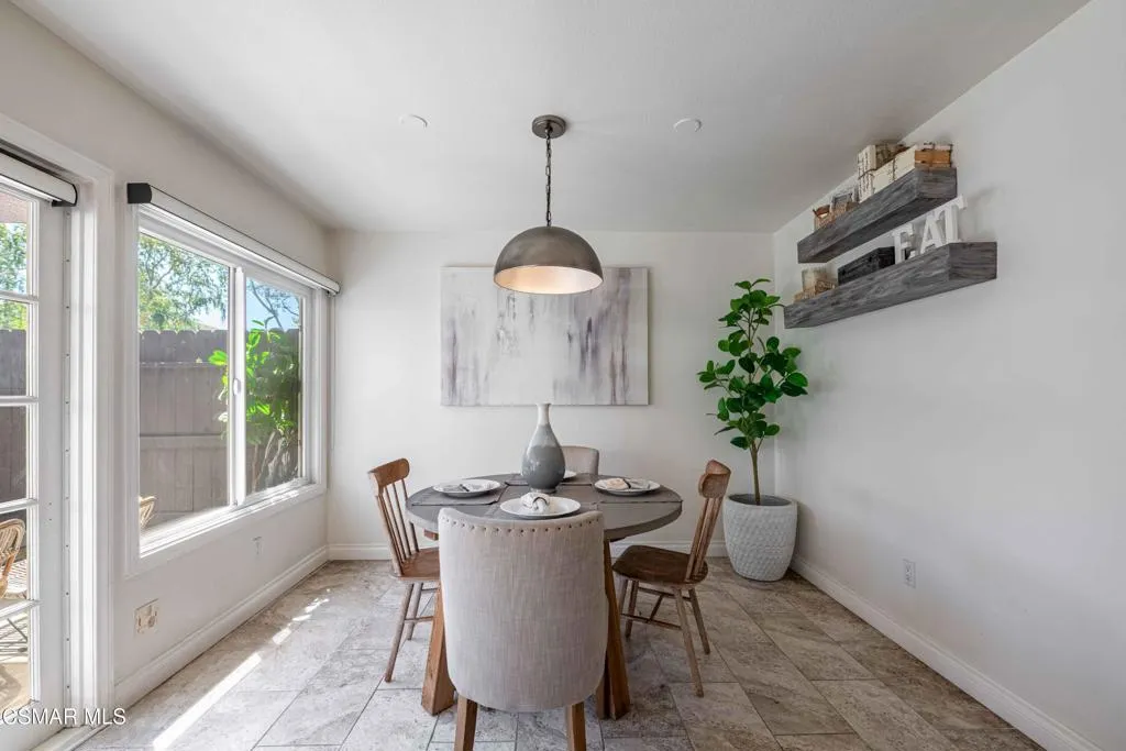4049LibertyCanyonRd 17