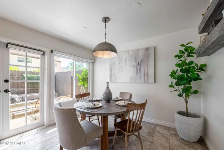 4049LibertyCanyonRd 16