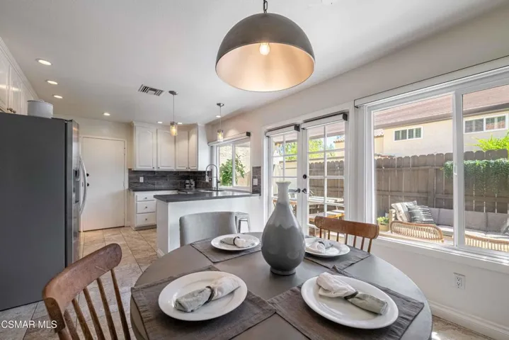 4049LibertyCanyonRd 18