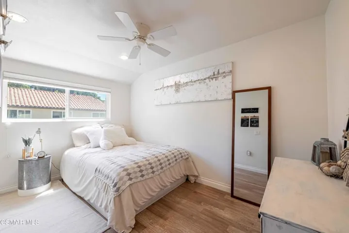 4049LibertyCanyonRd 32