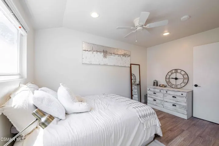4049LibertyCanyonRd 34