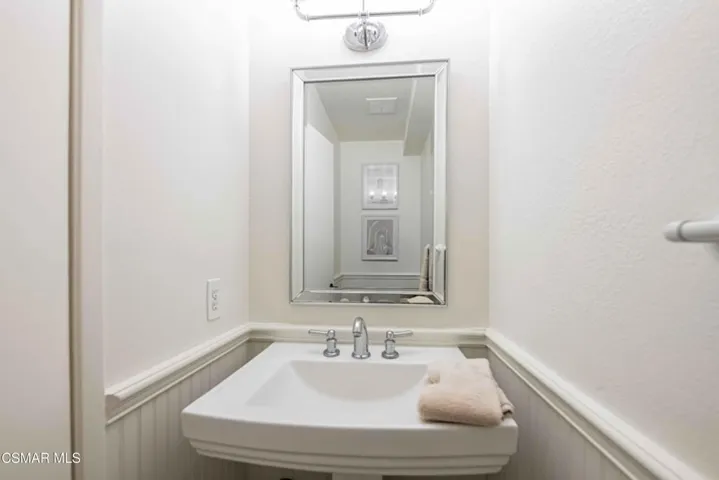 4049LibertyCanyonRd 23