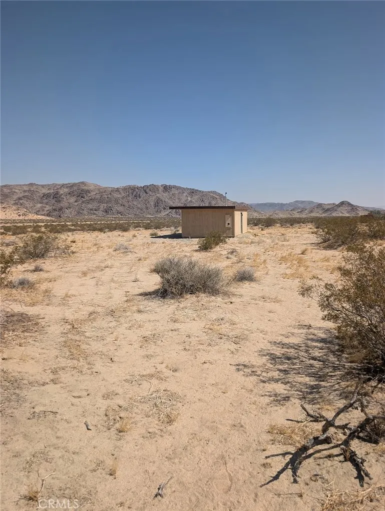 56850 Bodick, Landers, California 92285 — photo 4