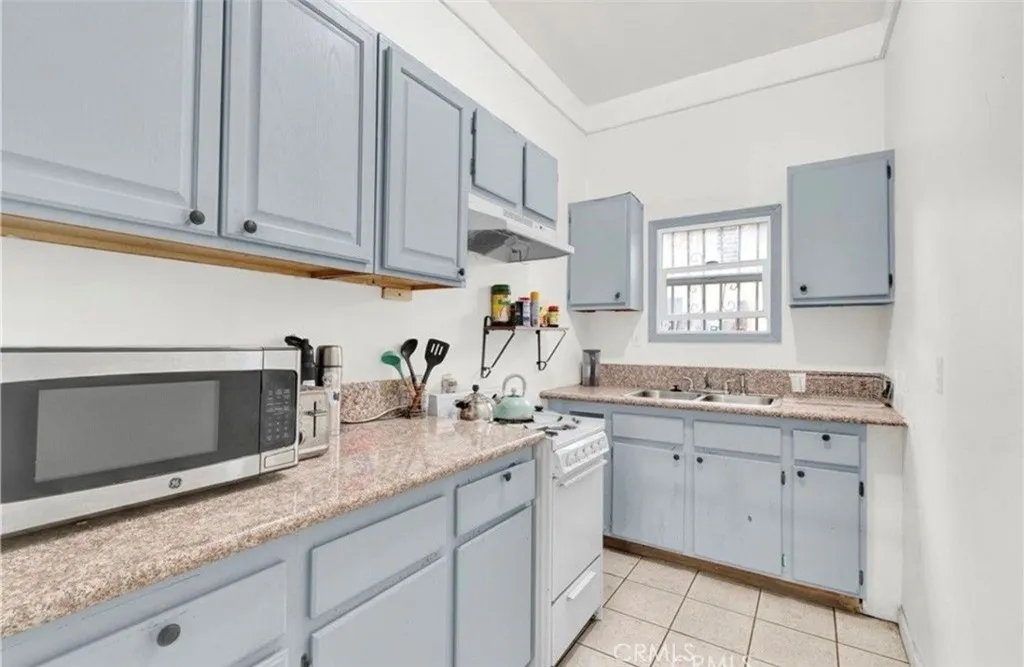 1151 W Mission