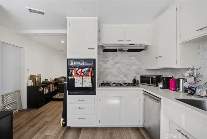 Middle Unit- 1 bedroom-