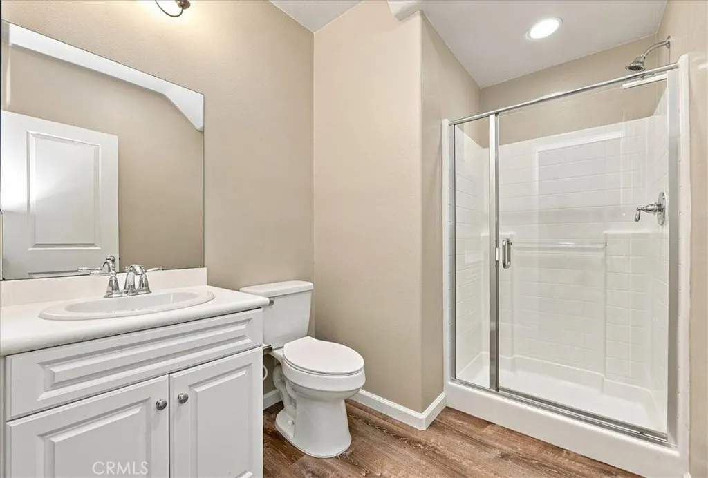 Main Floor Full Bath w/ Walk-In Shower