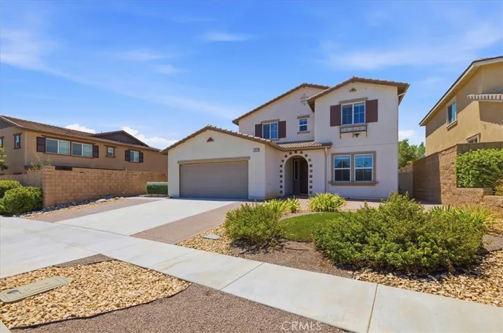 Great Curb Appeal!