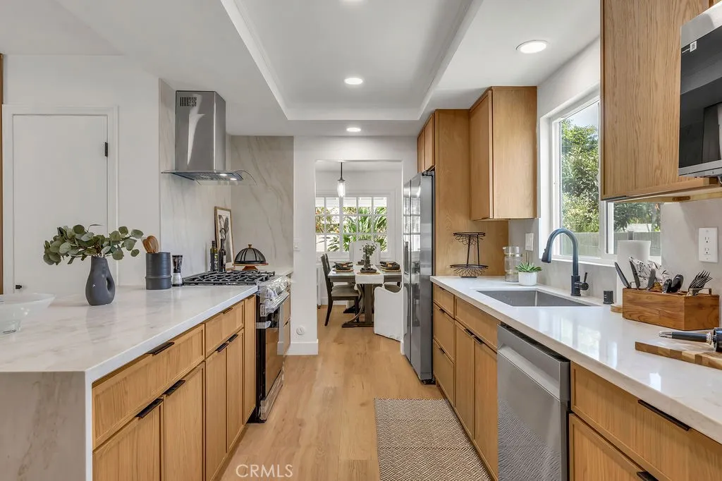 Slim Shaker cabinets
