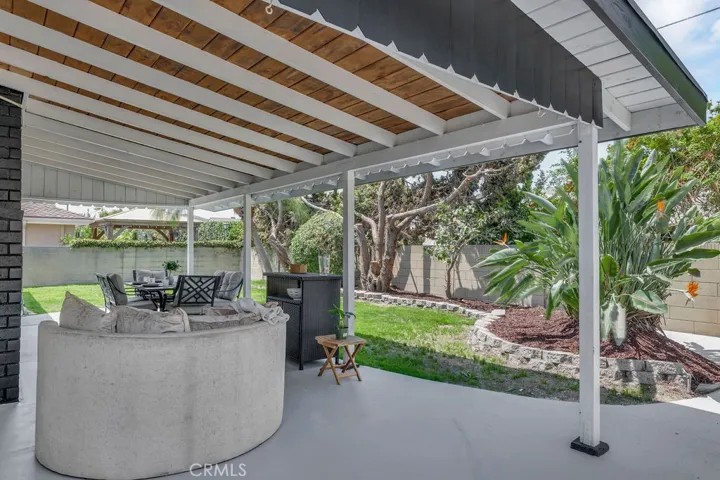 Large entertainers backyard