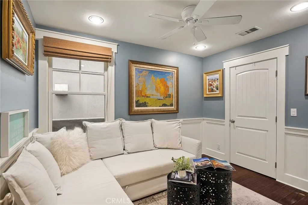 3rd bedroom downstairs or office